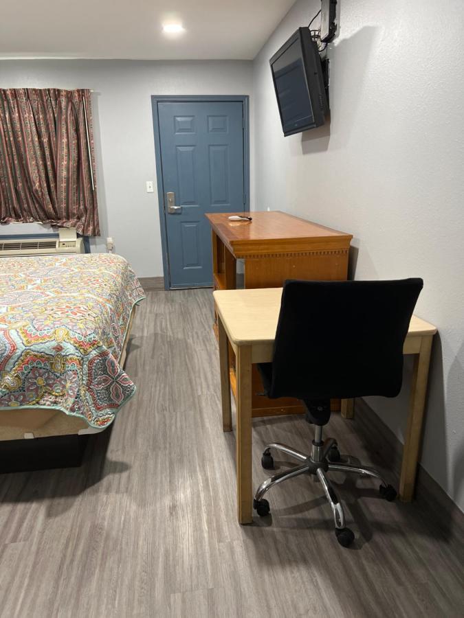 Budget Inn Hallettsville Buitenkant foto