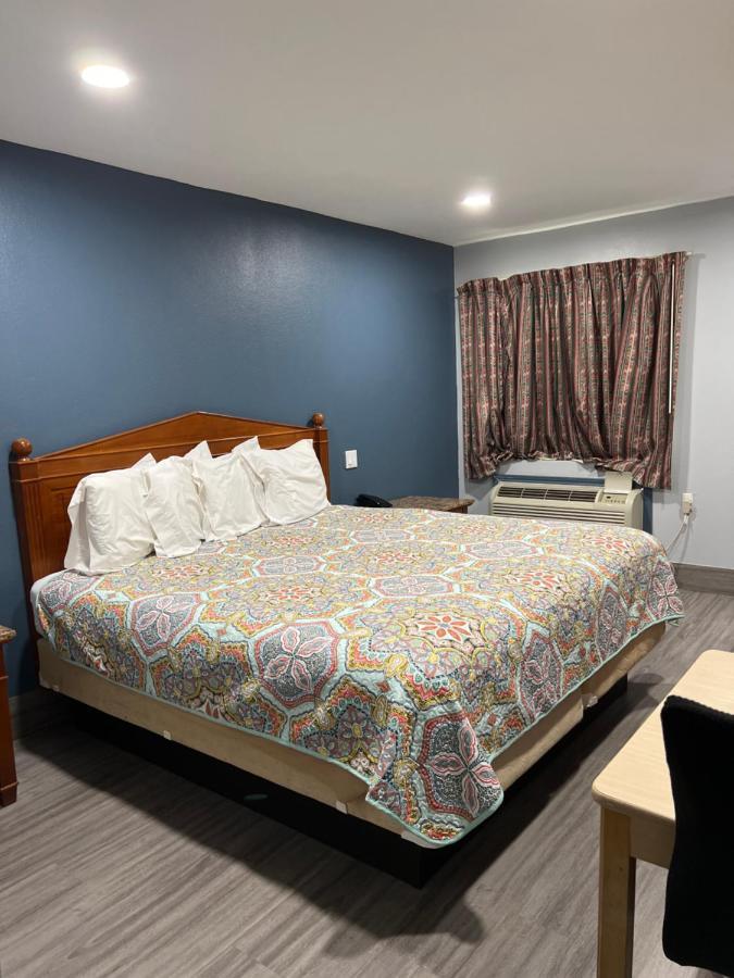 Budget Inn Hallettsville Buitenkant foto