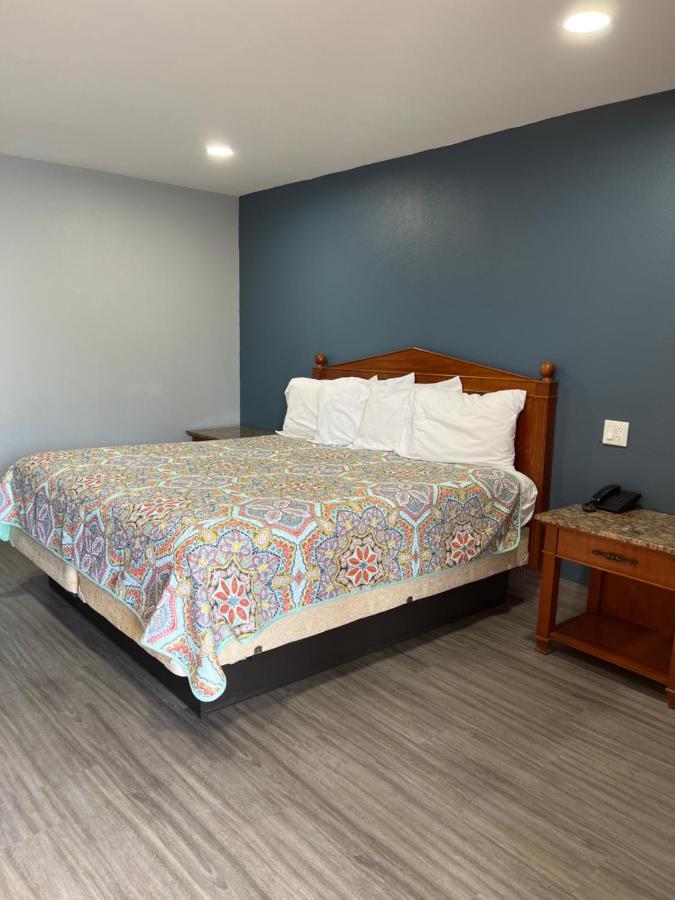 Budget Inn Hallettsville Buitenkant foto