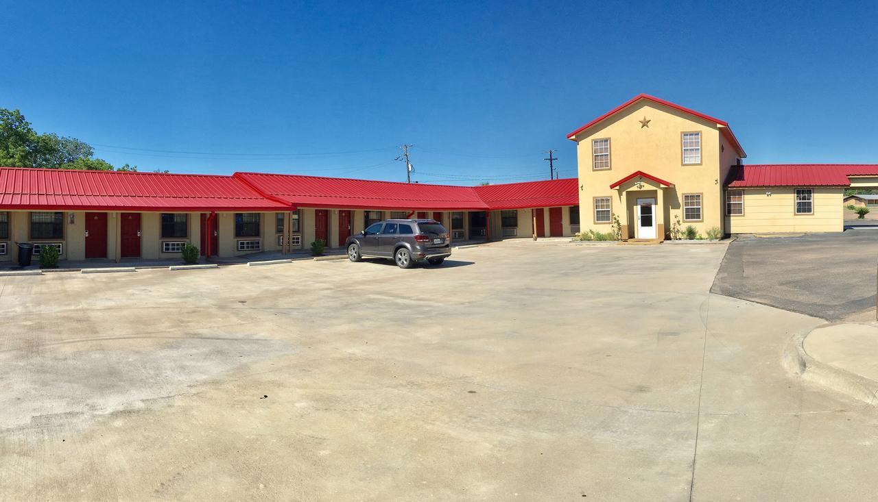 Budget Inn Hallettsville Buitenkant foto
